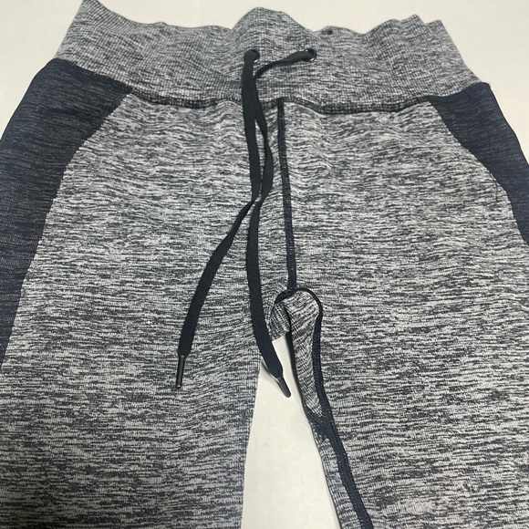 Pink active wear size M - Picture 5 of 9